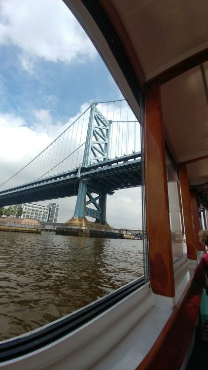 Pasando por el Franklin Bridge de Philadelphia