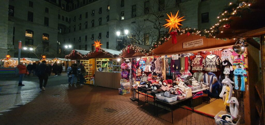 Villa de navidad en Philadelphia. Stands comerciales.
