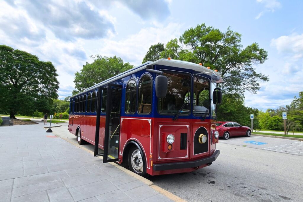 Trolley fuera del Visitor center en Valley Forge