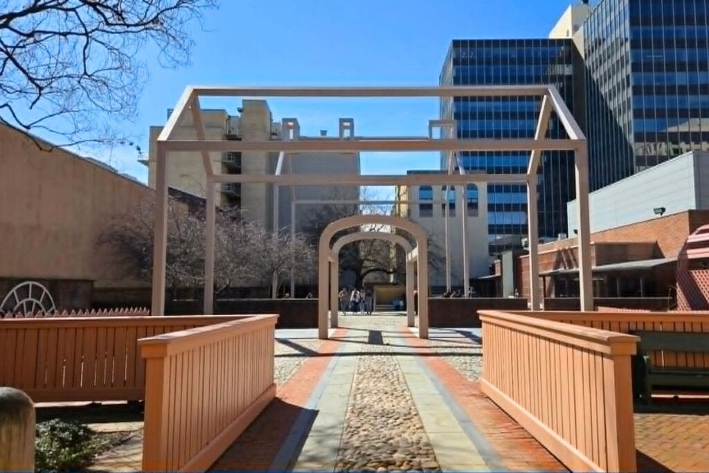 La casa de Benjamin Franklin en forma fantasma. Solo la silueta.